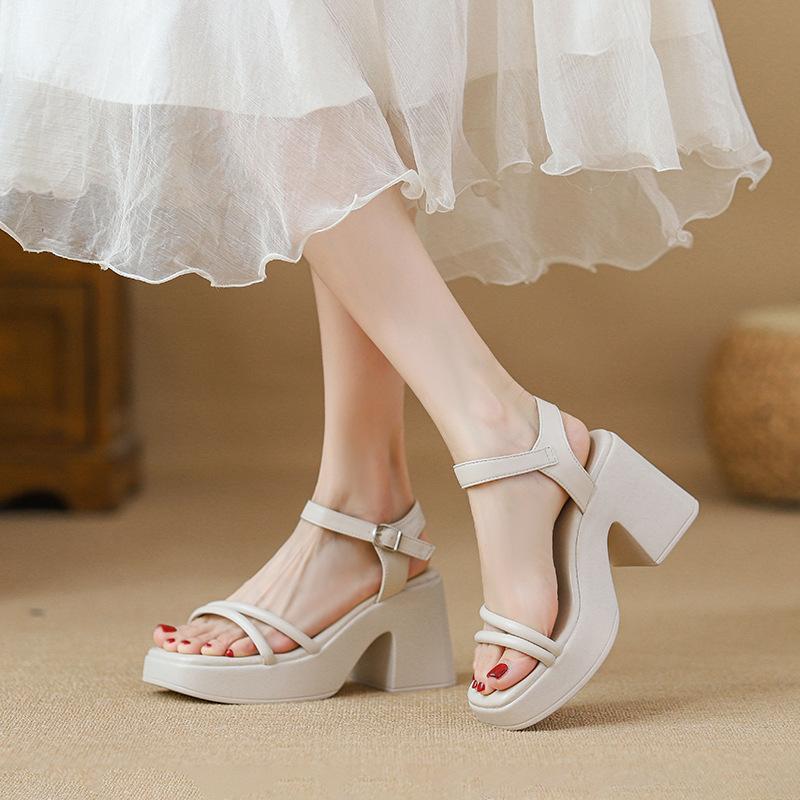 Small wear~ thick-soled thick-heeled muffin sandals women s shoes with skirts and high heels 33 чорний
Small wear~ thick-soled thick-heeled muffin sandals women s shoes with skirts and high heels 33 чорний