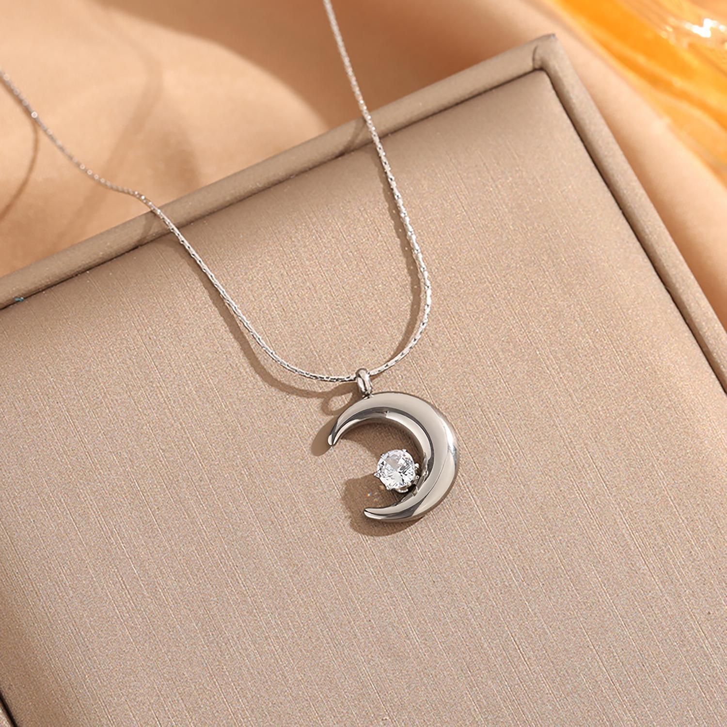 Crescent Moon Zirconia Necklace Titanium Steel Claw Setting Pendant Trendy Geometric Jewelry Stylish Choker Gift Vacation Daily срібний
Crescent Moon Zirconia Necklace Titanium Steel Claw Setting Pendant Trendy Geometric Jewelry Stylish Choker Gift Vacation Daily срібний