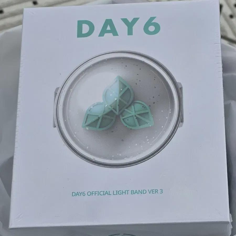 Часы Madeleine, нераспечатанные, абсолютно новые
Часы Madeleine, нераспечатанные, абсолютно новые