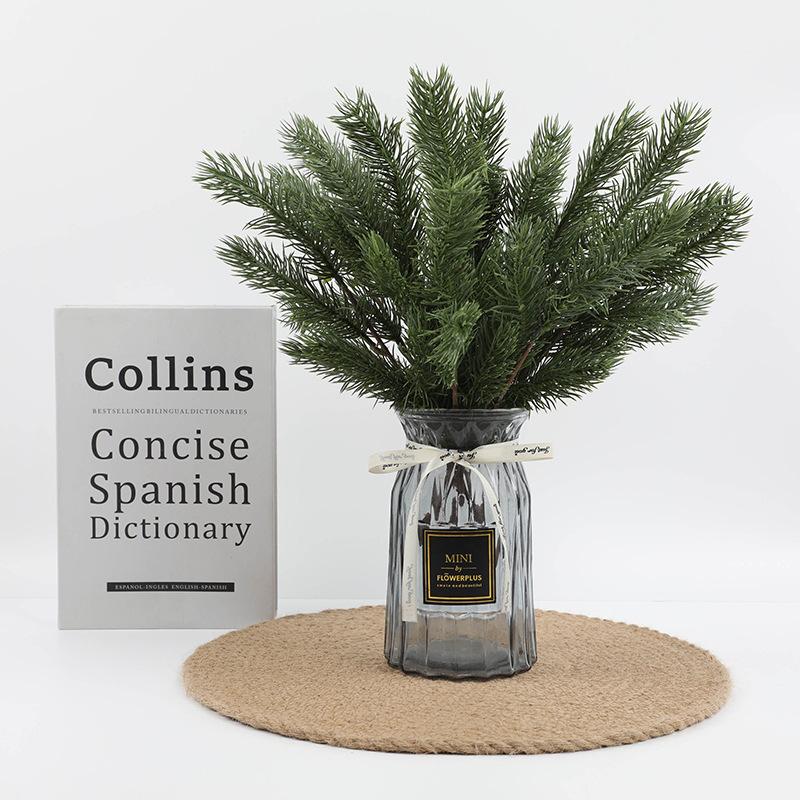 2Pcs Christmas interior decoration background wall flower arrangement pine tree green plant simulation pine needles
2Pcs Christmas interior decoration background wall flower arrangement pine tree green plant simulation pine needles
