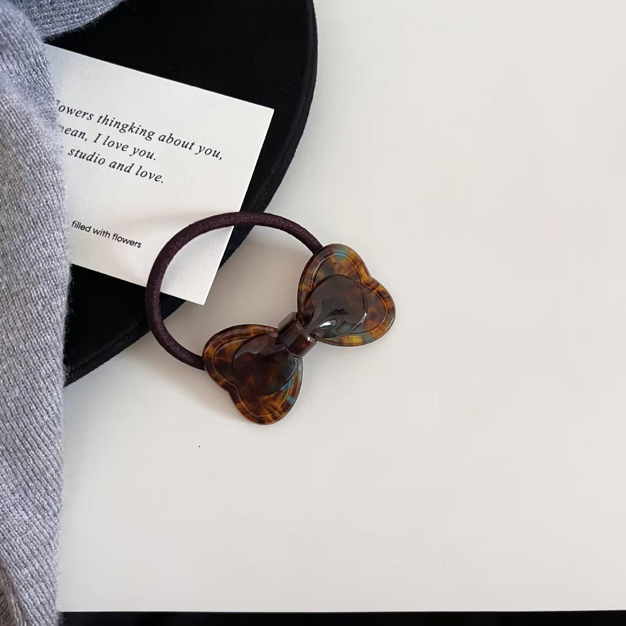Korean Sweet Bow Acetate Hair Clip: High-End & Versatile Girly Half-Up Accessory
Korean Sweet Bow Acetate Hair Clip: High-End & Versatile Girly Half-Up Accessory