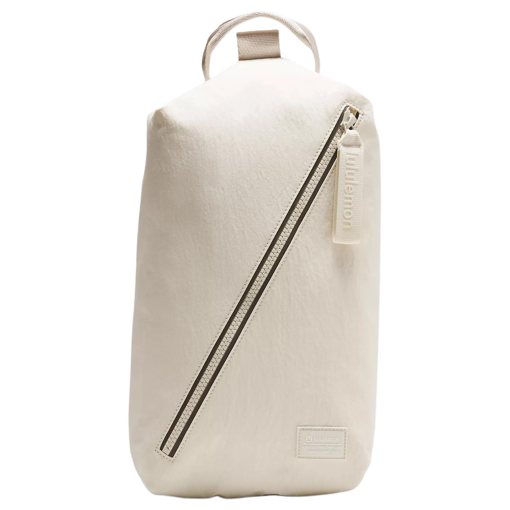 Lululemon Fast Track 2.0 9L Reflective Details Removable Adjustable Shoulder Straps Nylon And Polyester Backpack Women Backpack LU9CDGS-069459 Light Ivory & Silver
Lululemon Fast Track 2.0 9L Reflective Details Removable Adjustable Shoulder Straps Nylon And Polyester Backpack Women Backpack LU9CDGS-069459 Light Ivory & Silver