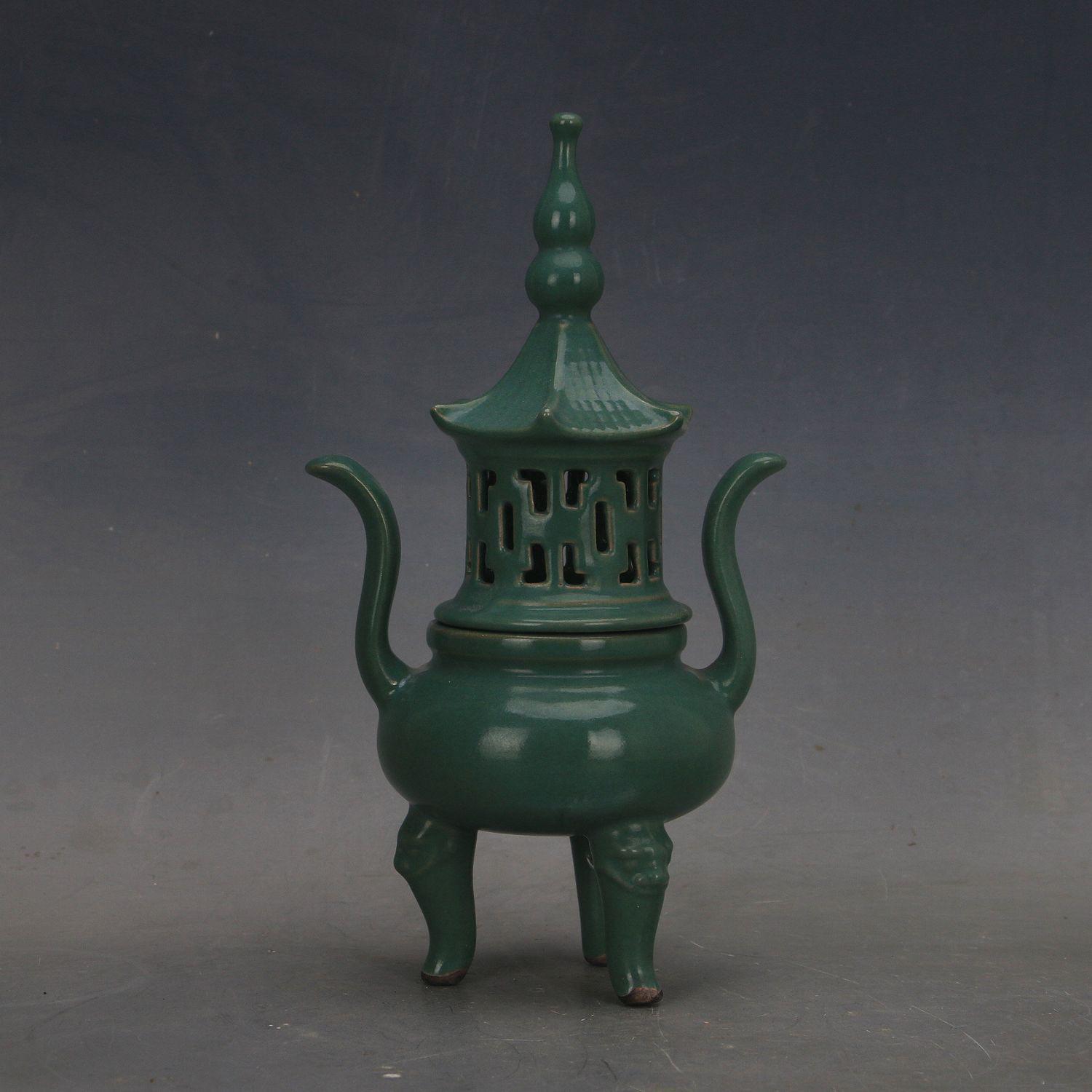 Handmade Liao Ru Kiln Green Glaze Double-Ear Incense Burner - Antique Porcelain Collectible
Handmade Liao Ru Kiln Green Glaze Double-Ear Incense Burner - Antique Porcelain Collectible