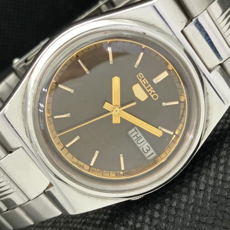 USED VINTAGE SEIKO 5 AUTO 7019A JAPAN MENS ORIGINAL DIAL WATCH 608c-a315500-9 SKU608c-a315500
USED VINTAGE SEIKO 5 AUTO 7019A JAPAN MENS ORIGINAL DIAL WATCH 608c-a315500-9 SKU608c-a315500