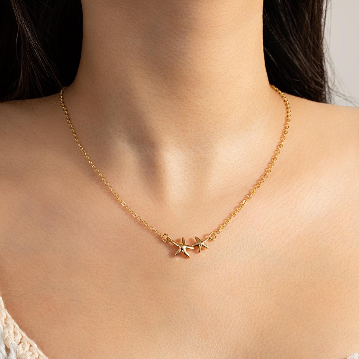Women s Double Starfish Necklace, Simple Gold Thin Chain Clavicle Necklace, Beach Vacation Style Versatile Commute Choker
Women s Double Starfish Necklace, Simple Gold Thin Chain Clavicle Necklace, Beach Vacation Style Versatile Commute Choker