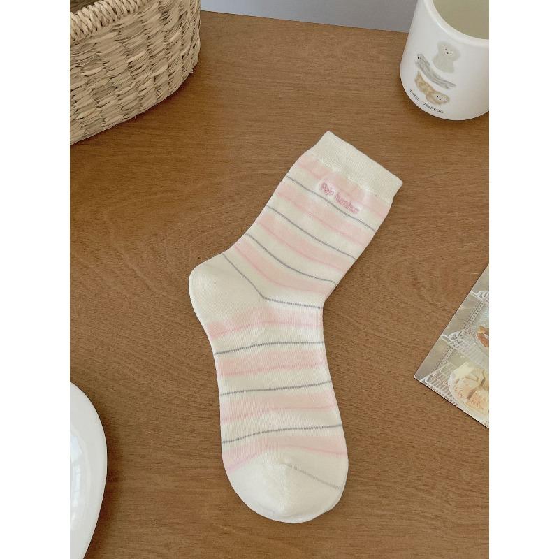 Весенне-осенние бесшовные носки из чистого хлопка цвета сладкого крема в контрастную полоску, с вышивкой букв в стиле махровых носков до середины икры 1 pair розовый/белый
Весенне-осенние бесшовные носки из чистого хлопка цвета сладкого крема в контрастную полоску, с вышивкой букв в стиле махровых носков до середины икры 1 pair розовый/белый