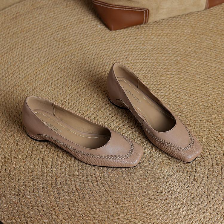 Large size shoes Korean version of square head shallow mouth medium heel single shoes women s 2025 new full leather sheepskin loafers inside and out 41
Large size shoes Korean version of square head shallow mouth medium heel single shoes women s 2025 new full leather sheepskin loafers inside and out 41