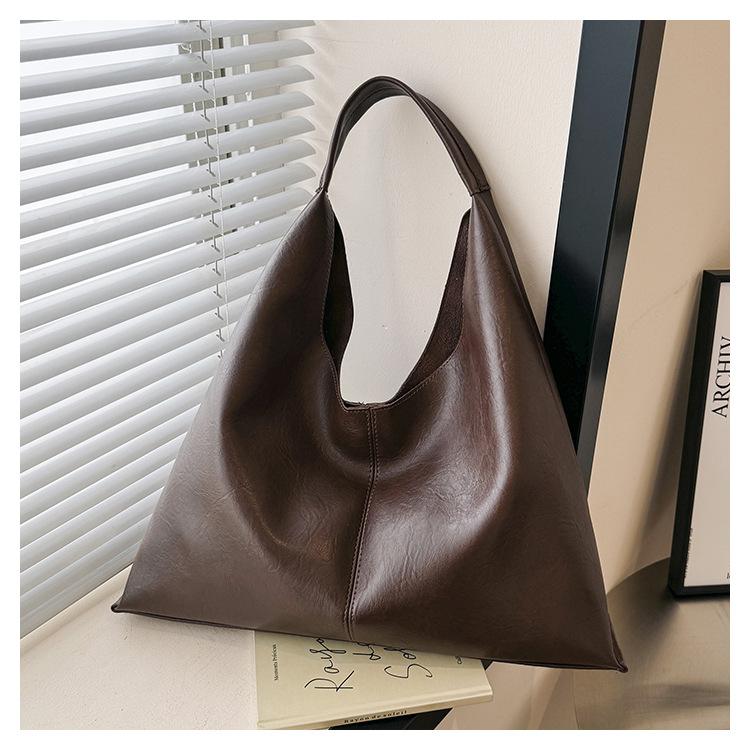 Stylish and simple single shoulder big bag women s new temperament retro underarm bun mother tote bag чёрный
Stylish and simple single shoulder big bag women s new temperament retro underarm bun mother tote bag чёрный