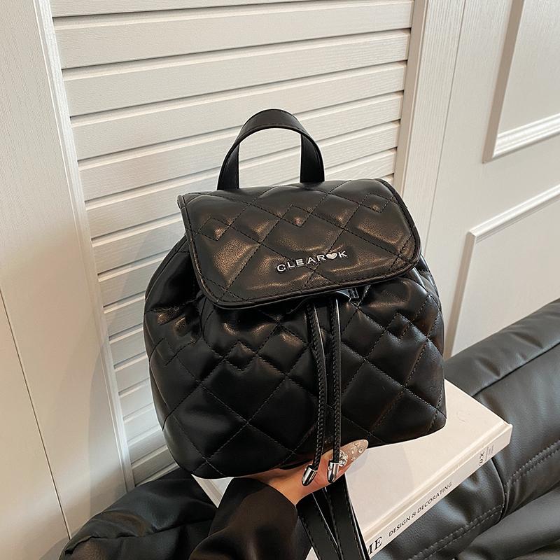 Новый розовый универсальный изысканный маленький ручной рюкзак рюкзак маленький ароматный ветряной цепочкой
Новый розовый универсальный изысканный маленький ручной рюкзак рюкзак маленький ароматный ветряной цепочкой