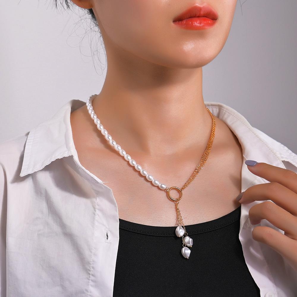 Personalized pearl splicing chain geometric round pearl pendant women s necklace
Personalized pearl splicing chain geometric round pearl pendant women s necklace