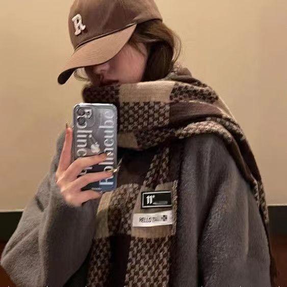 Квадратный шарф в клетку, нишевый, премиальная атмосфера, универсальный, студенческий, женский, мягкий темно-коричневого
Квадратный шарф в клетку, нишевый, премиальная атмосфера, универсальный, студенческий, женский, мягкий темно-коричневого