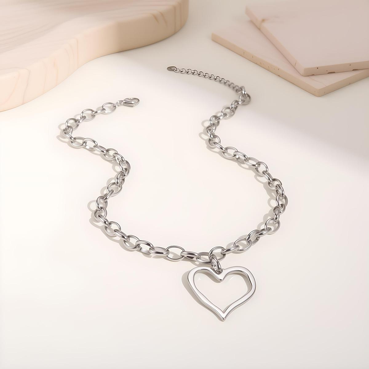 Stainless Steel Hollow Heart Pendant Necklace Gold Silver Color Thick Chain Choker for Women
Stainless Steel Hollow Heart Pendant Necklace Gold Silver Color Thick Chain Choker for Women