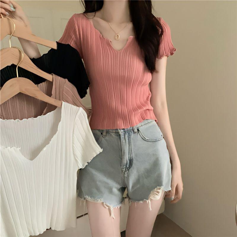 Ice Silk Knitted Short Sleeved T-shirt for Women In Summer Front Shoulder Spicy Girl Slimming Off V-neck Design Wooden Ear Short Top one size рожевий
Ice Silk Knitted Short Sleeved T-shirt for Women In Summer Front Shoulder Spicy Girl Slimming Off V-neck Design Wooden Ear Short Top one size рожевий