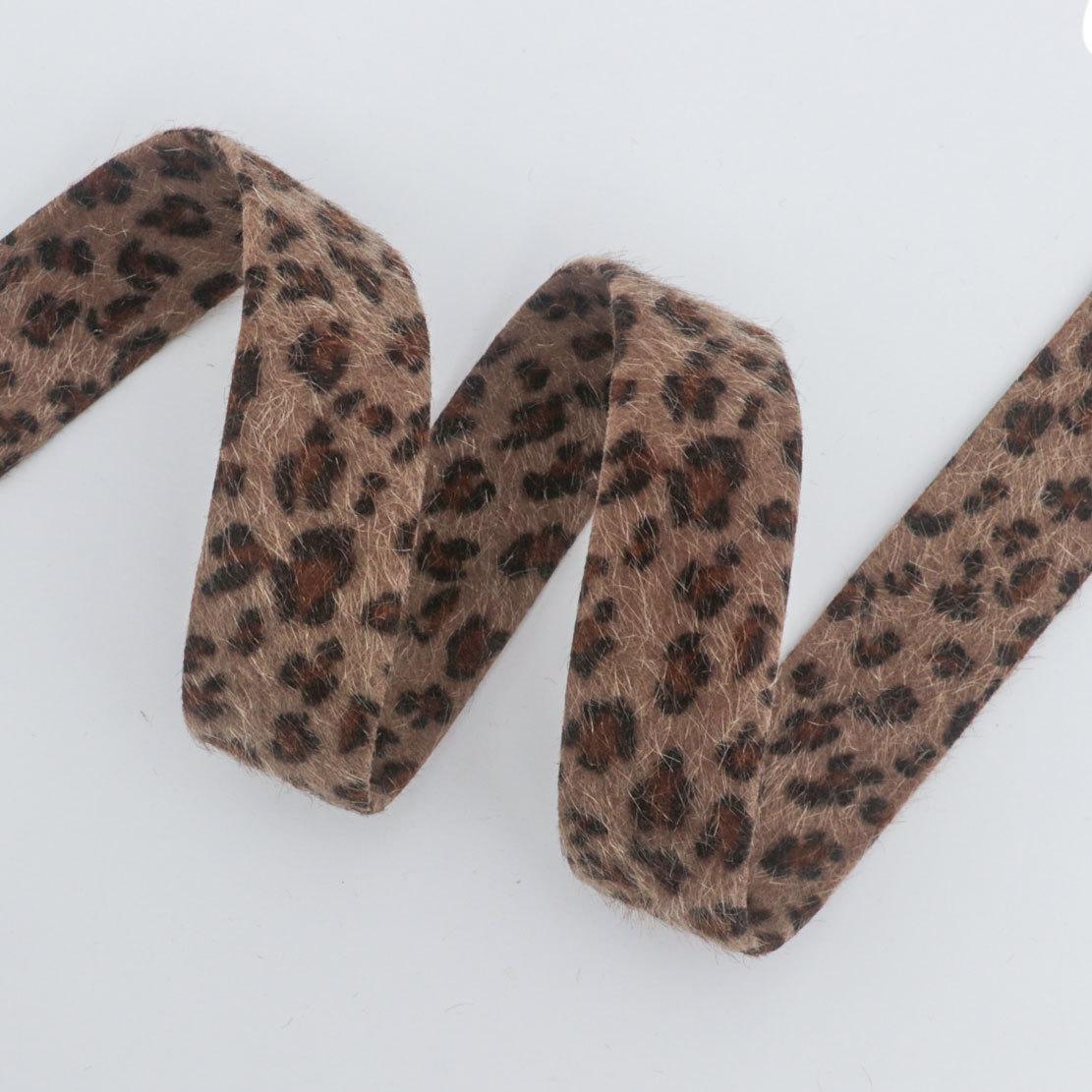 1PC Double Sided Leopard Print with Thickened Straight Ribbon Make Bowknots Accessories Material Handmade eopard Cow Printed 1cm
1PC Double Sided Leopard Print with Thickened Straight Ribbon Make Bowknots Accessories Material Handmade eopard Cow Printed 1cm