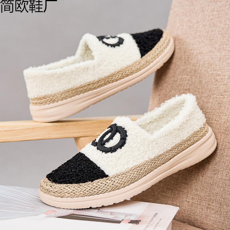 Women s winter velvet warm cotton shoes casual fashion versatile cotton shoes 40
Women s winter velvet warm cotton shoes casual fashion versatile cotton shoes 40