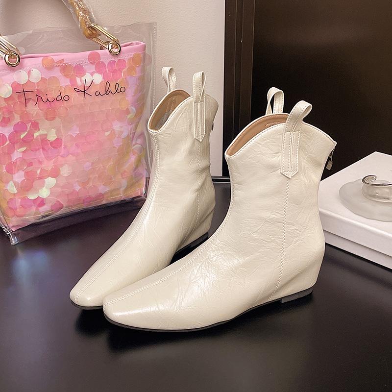 Маленькие квадратные короткие ботинки на осень 2025 года, новые женские ботинки, модный европейский и американский стиль, красивый цвет, плоская подошва внутренняя h 40
Маленькие квадратные короткие ботинки на осень 2025 года, новые женские ботинки, модный европейский и американский стиль, красивый цвет, плоская подошва внутренняя h 40