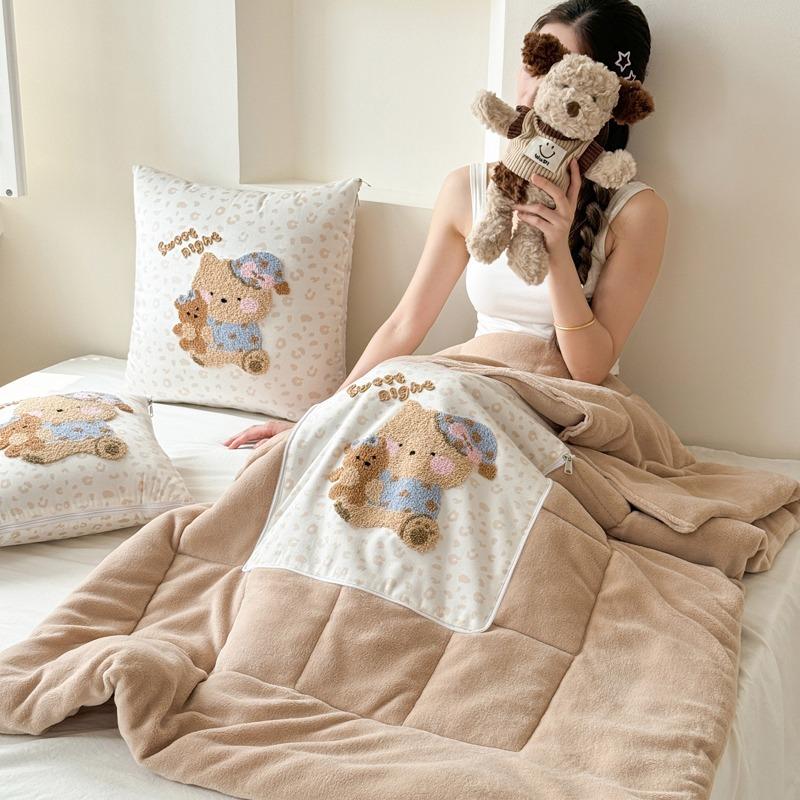 Comforter Cute Air Conditioner Blanket Cartoon Pillow Blanket 2-in-1 Soft Nap Pillow Thicken Warm Quilts Birthday Gift 40x40cm(100x150cm)
Comforter Cute Air Conditioner Blanket Cartoon Pillow Blanket 2-in-1 Soft Nap Pillow Thicken Warm Quilts Birthday Gift 40x40cm(100x150cm)