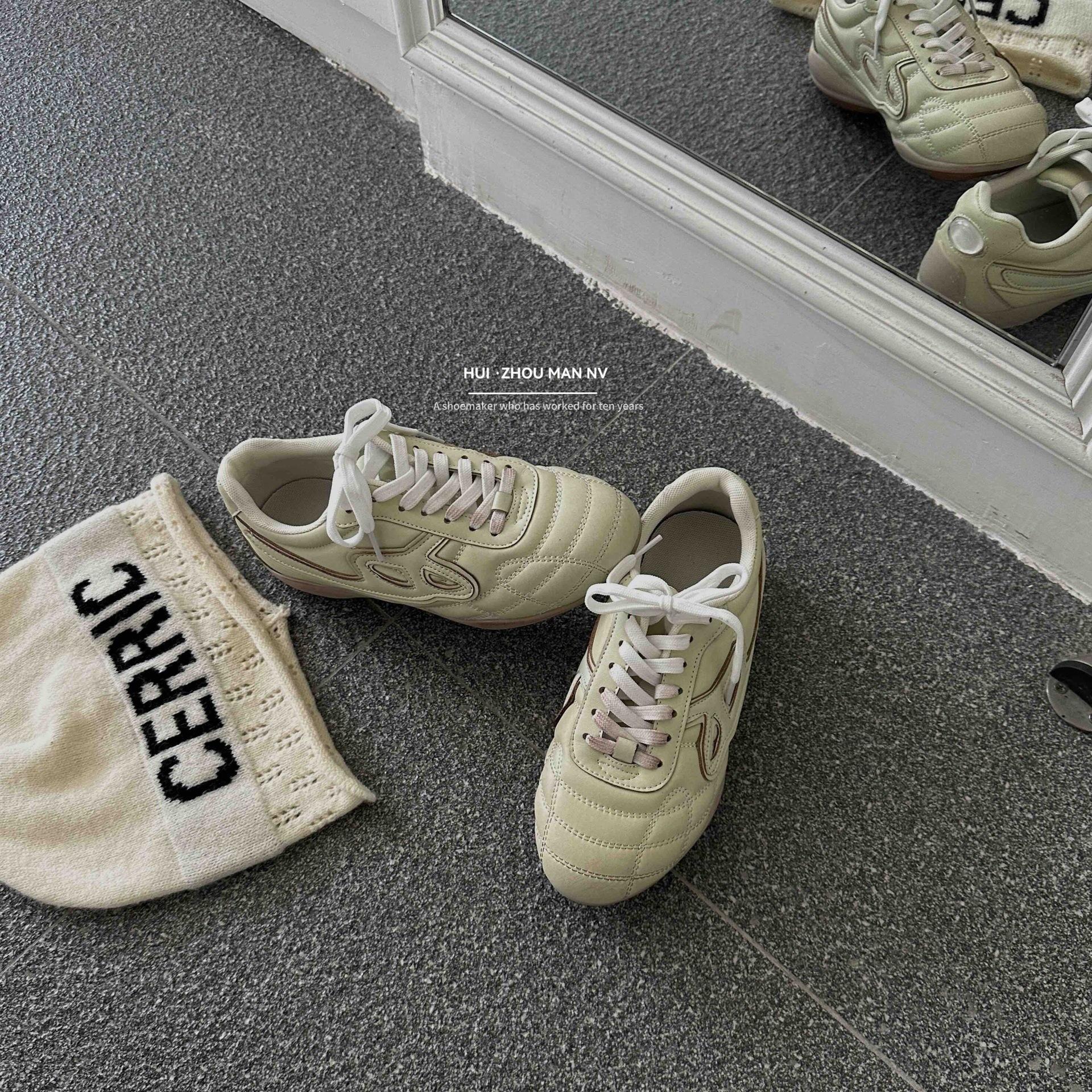 Cowhide version~ Bai Jingting has the same genuine leather stray shoes, genuine leather wasteland little white shoes, father shoes, women s platform 40
Cowhide version~ Bai Jingting has the same genuine leather stray shoes, genuine leather wasteland little white shoes, father shoes, women s platform 40