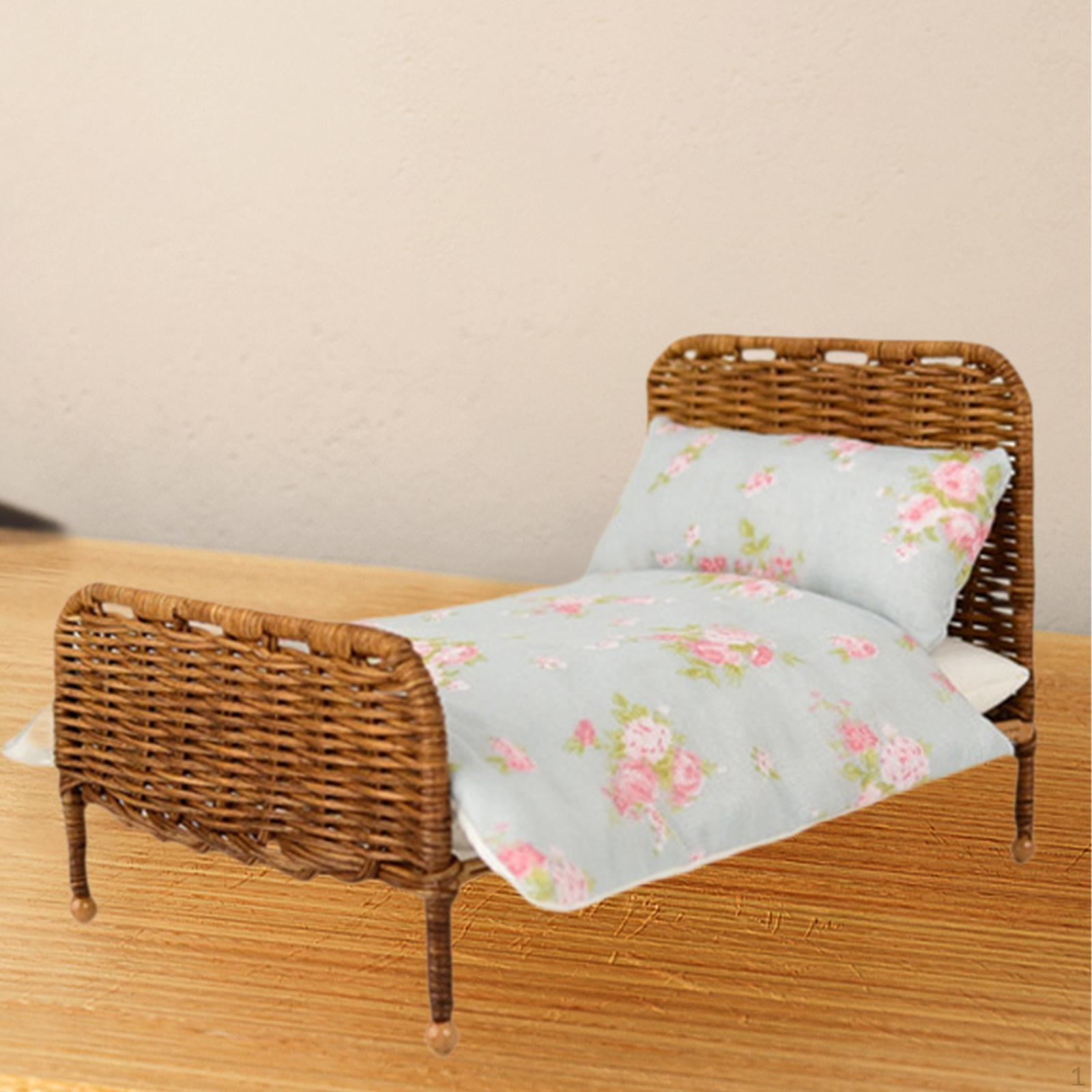 1/12 Модель кровати кукольного домика Мини-мебель для ролевых игр детей и обустройства спальни Blue
1/12 Модель кровати кукольного домика Мини-мебель для ролевых игр детей и обустройства спальни Blue