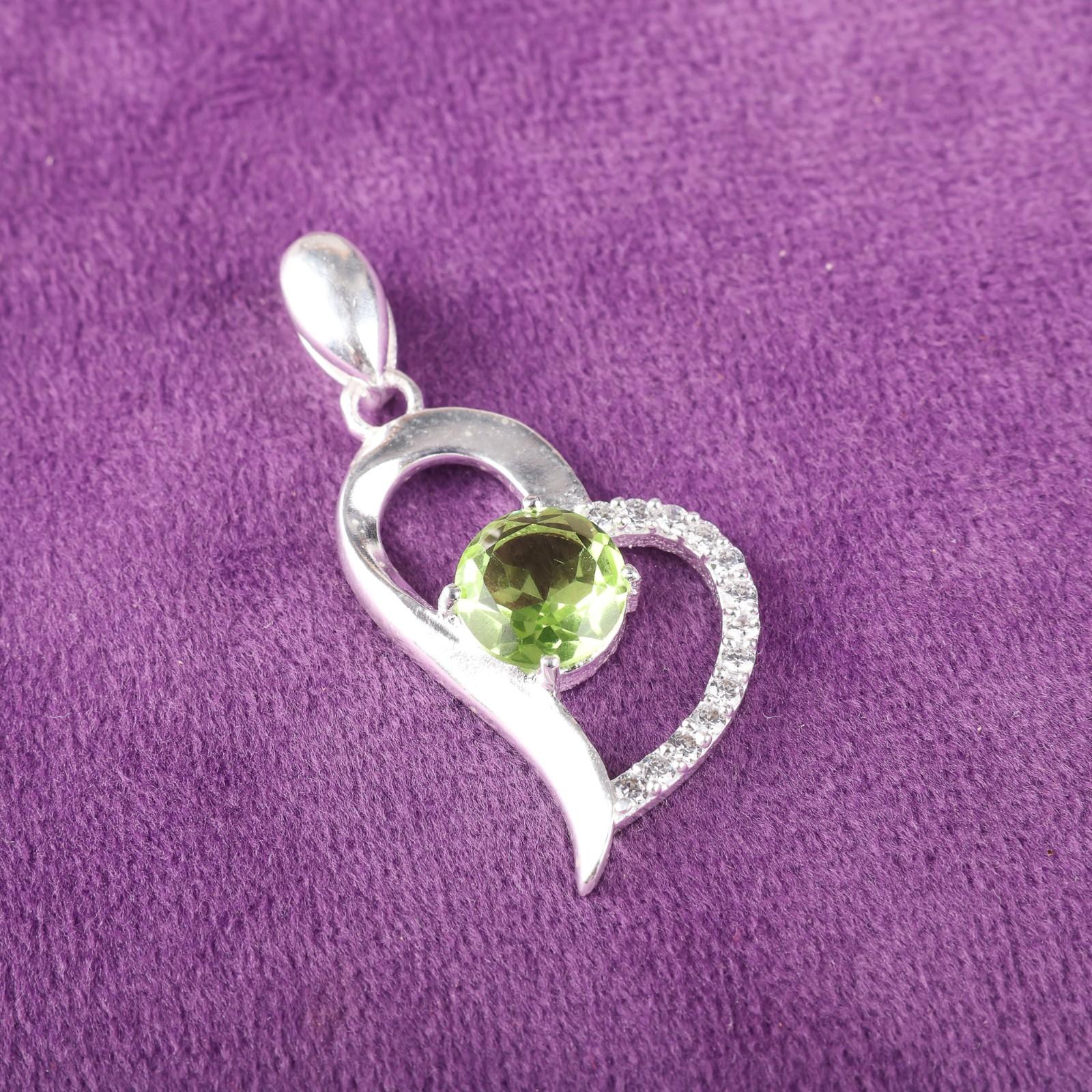 Peridot Gemstone 925 Sterling Silver Jewelry Zircon Pendant 1.37 For Women Gift CZP-5-9
Peridot Gemstone 925 Sterling Silver Jewelry Zircon Pendant 1.37 For Women Gift CZP-5-9