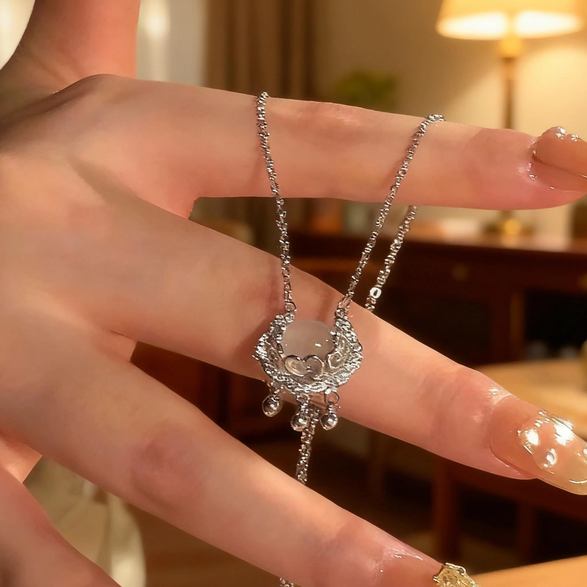Новое auspicious cloud necklace в китайском стиле: Дизайн «Элегантная роскошь, мир и удача». Standard
Новое auspicious cloud necklace в китайском стиле: Дизайн «Элегантная роскошь, мир и удача». Standard
