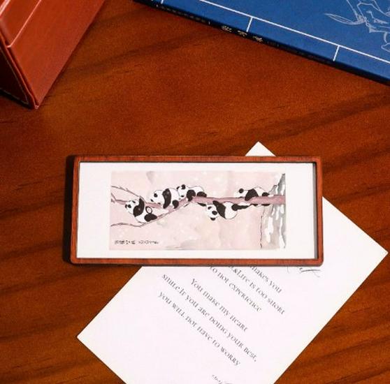 Магнитная фоторамка с китайской пандой - Культурный сувенир из Чэнду
Магнитная фоторамка с китайской пандой - Культурный сувенир из Чэнду