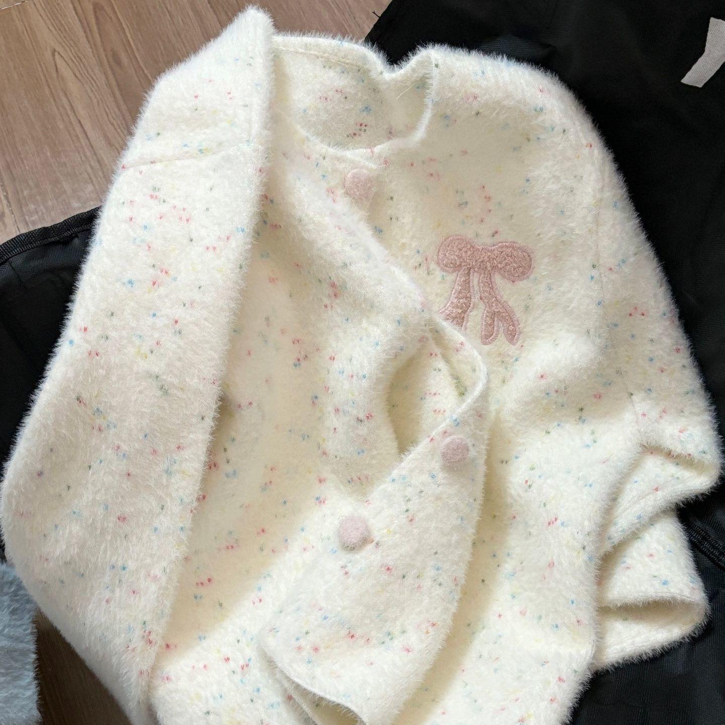 Женский кардиган с вышивкой в виде бантиков, корейский элегантный, женские красочные свитера, осенний, универсальный и модный женский кардиган, пальто Onesize
Женский кардиган с вышивкой в виде бантиков, корейский элегантный, женские красочные свитера, осенний, универсальный и модный женский кардиган, пальто Onesize