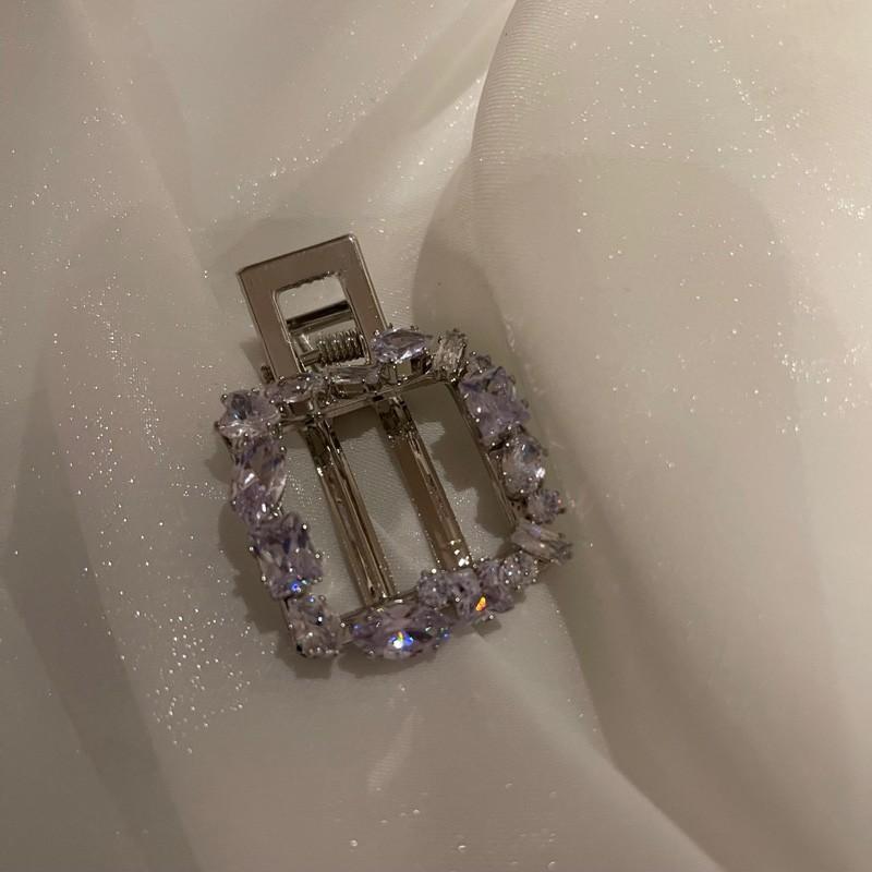 Korean cold wind Dongdaemun zircon temperament oval shape hairpin one word duck bill clip side bangs hair accessories
Korean cold wind Dongdaemun zircon temperament oval shape hairpin one word duck bill clip side bangs hair accessories