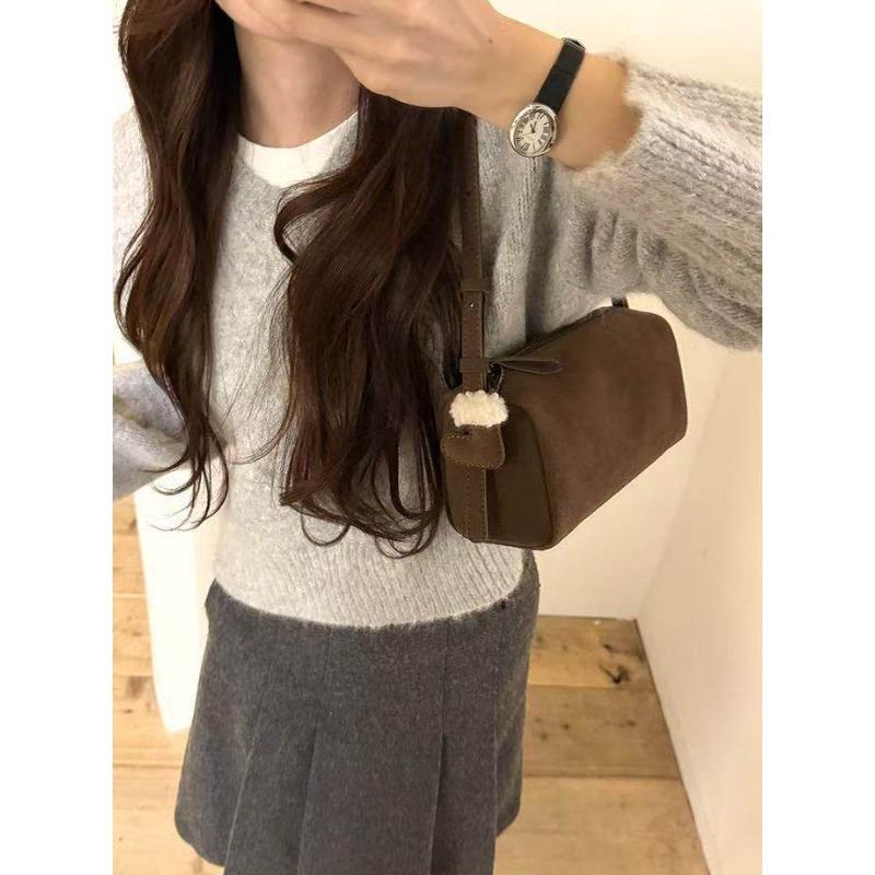 Korean Pink Toast Niche Design Suede Pillow Bag One Shoulder Crossbody Women s Bag Stylish Simple Handbag Commuter
Korean Pink Toast Niche Design Suede Pillow Bag One Shoulder Crossbody Women s Bag Stylish Simple Handbag Commuter
