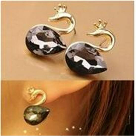 Серьги-хрусталики Goddess Korean Swan со стразами: Элегантные, модные и универсальные длинные серьги
Серьги-хрусталики Goddess Korean Swan со стразами: Элегантные, модные и универсальные длинные серьги