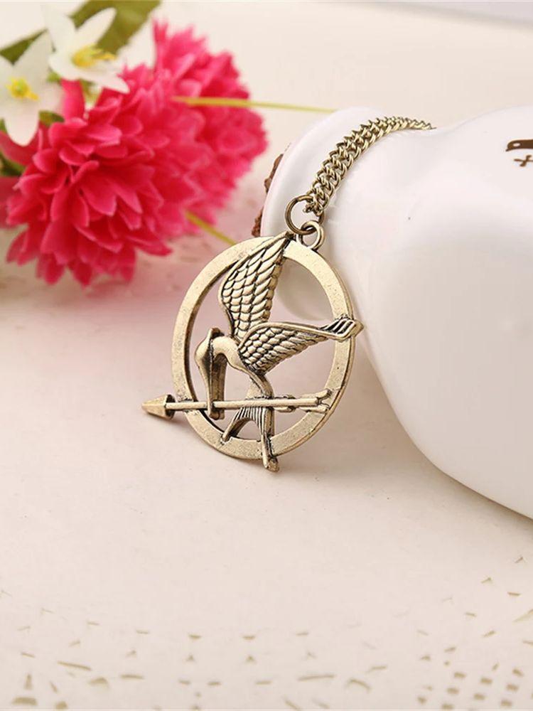 Fashion Mocking Bird Metal Couple Necklace Movie Jewelry The Hunger Games Bird Necklaces Women Men Gifts 50cm
Fashion Mocking Bird Metal Couple Necklace Movie Jewelry The Hunger Games Bird Necklaces Women Men Gifts 50cm