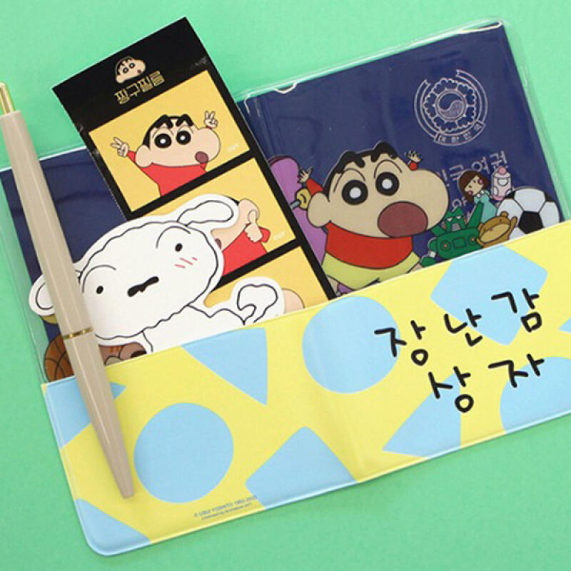 Crayon Shin-chan Toy Box Transparent Passport Case C03874
Crayon Shin-chan Toy Box Transparent Passport Case C03874