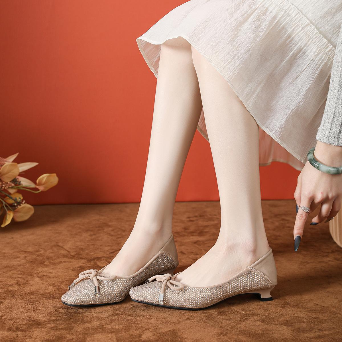 New thick heel square head low heel rhinestone single shoes women s small fragrant style, bow ballet women s shoes soft sole is not tired 39 хаки
New thick heel square head low heel rhinestone single shoes women s small fragrant style, bow ballet women s shoes soft sole is not tired 39 хаки