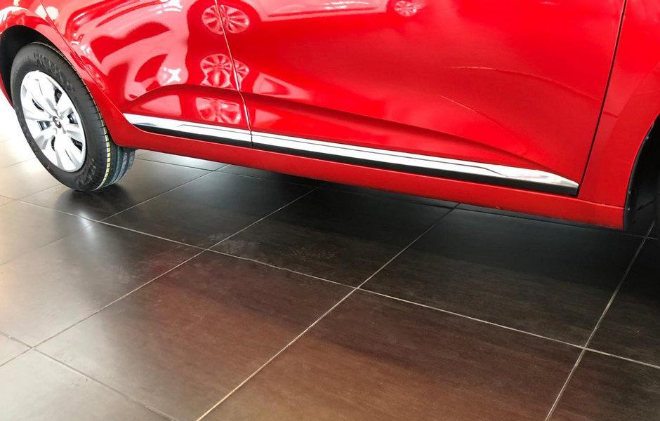 Накладки на дверной молдинг (нерж) Carmos - Турецкая сталь для Renault Clio V 2019-2024гг 
Накладки на дверной молдинг (нерж) Carmos - Турецкая сталь для Renault Clio V 2019-2024гг