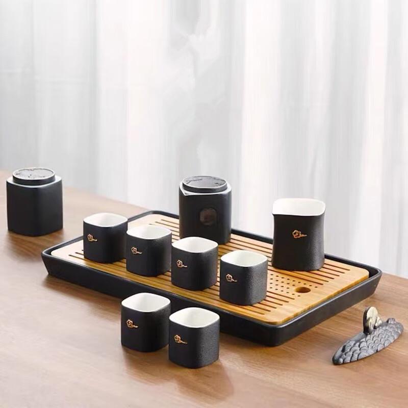 Wanqiantang Ceramic Kung Fu Tea Set
Wanqiantang Ceramic Kung Fu Tea Set