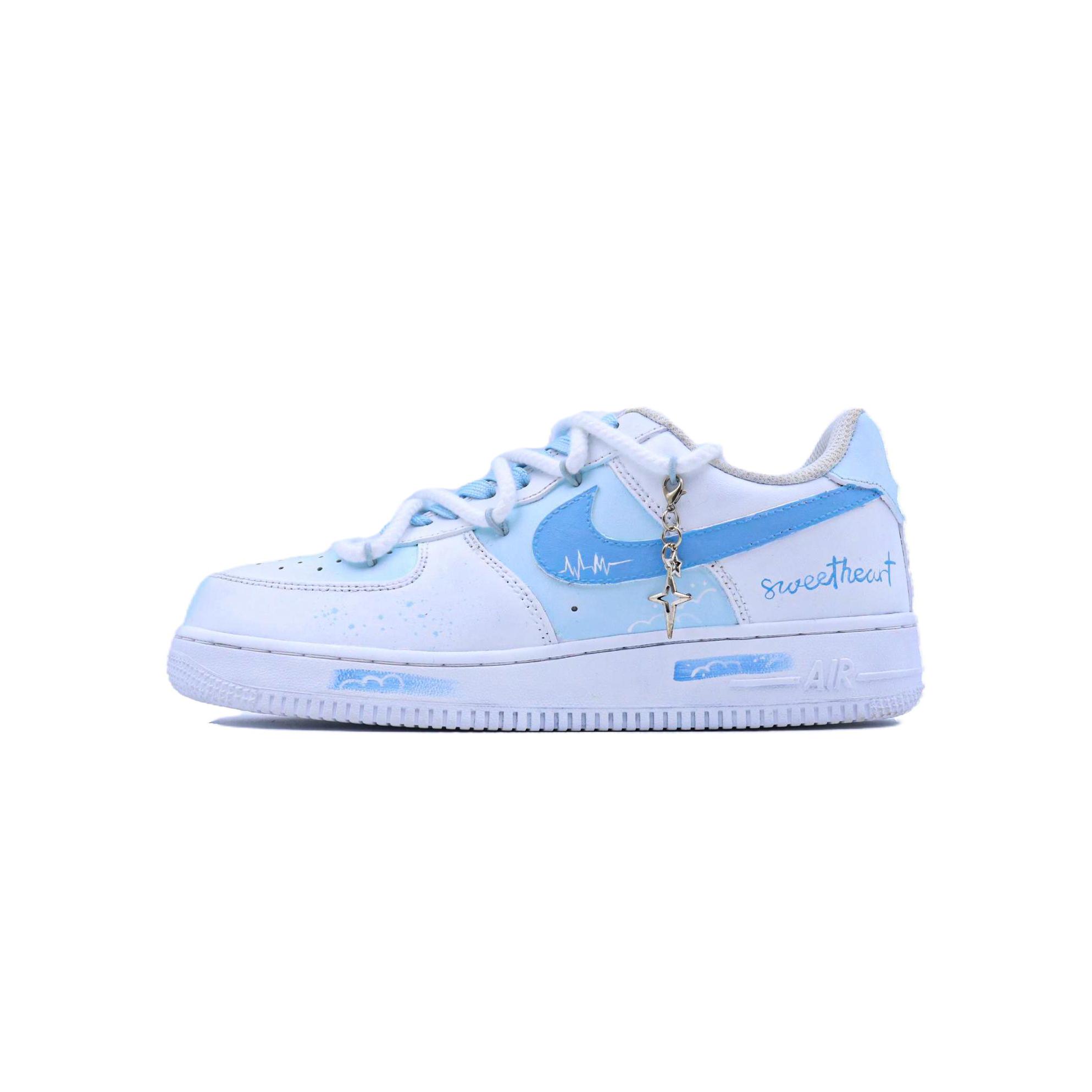 Nike Air Force 1 Singularity, Blue Sweetheart Beat Cushioning Abrasion Resistant Cushioning, Wear Resistant Low top CW2288-111(team-784) 41
Nike Air Force 1 Singularity, Blue Sweetheart Beat Cushioning Abrasion Resistant Cushioning, Wear Resistant Low top CW2288-111(team-784) 41