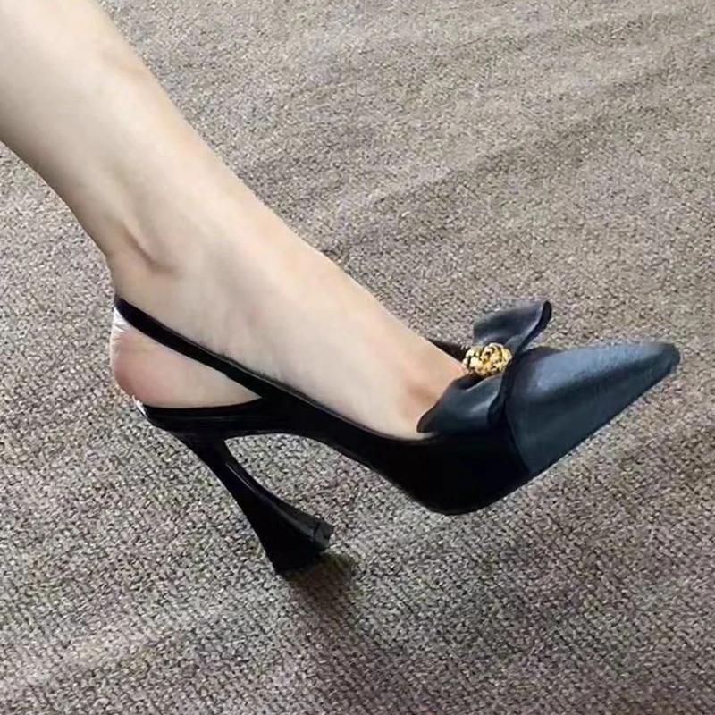 Модные французские босоножки на высоком каблуке с бантом для женщин, сексуальные босоножки с задним ремешком и острым носком, женские сандалии 2025 для офиса, лакированные сандалии Mujer 40
Модные французские босоножки на высоком каблуке с бантом для женщин, сексуальные босоножки с задним ремешком и острым носком, женские сандалии 2025 для офиса, лакированные сандалии Mujer 40