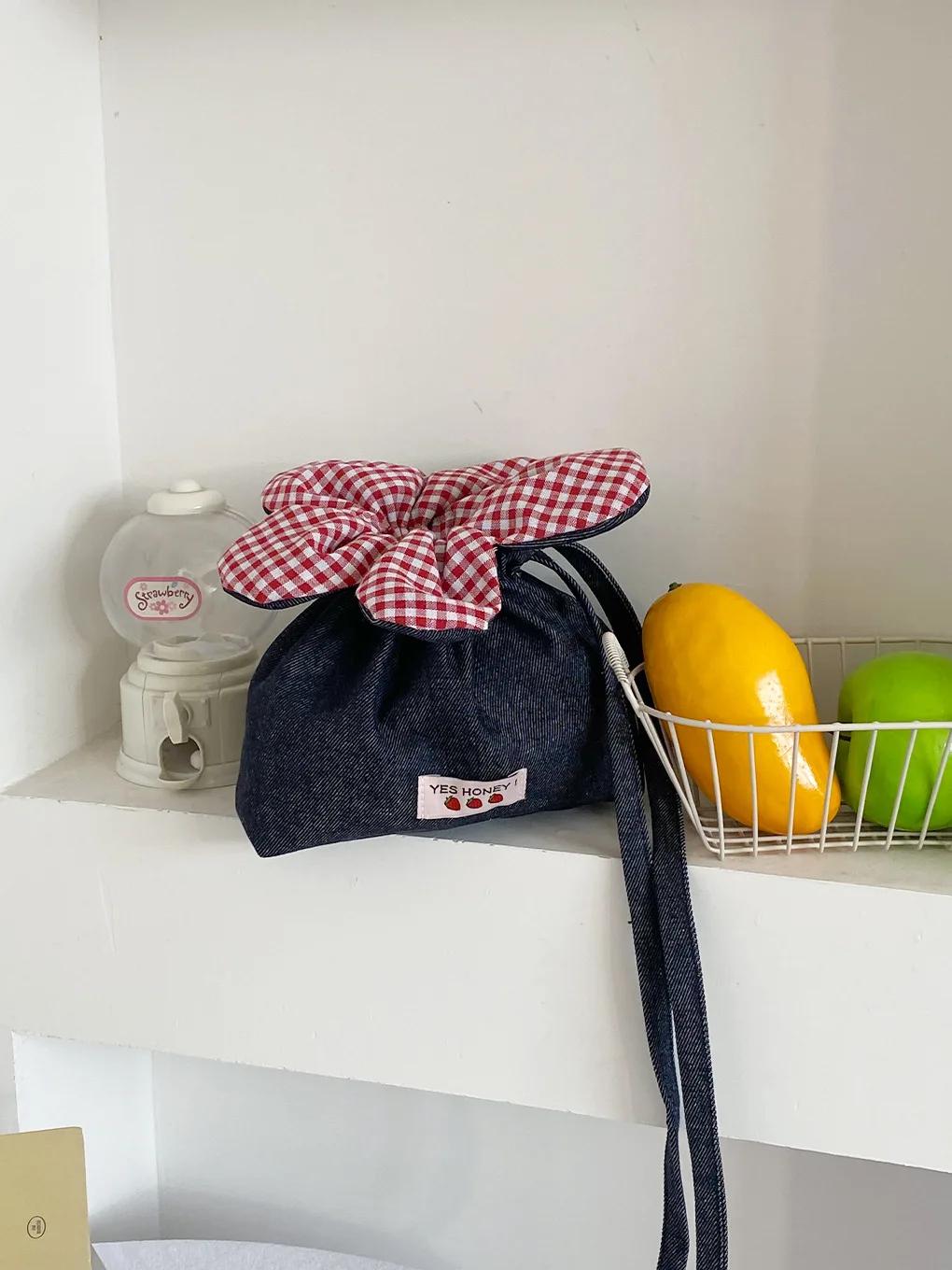 Retro Denim Women s Flower Phe Pouch Crossbody Bags Cute Plaid Plush Female Bucket Shoulder Bag Girls Clutch Storage Handbags
Retro Denim Women s Flower Phe Pouch Crossbody Bags Cute Plaid Plush Female Bucket Shoulder Bag Girls Clutch Storage Handbags