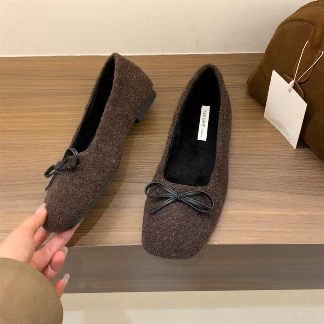 Suede square head bow single shoes women s early spring new gentle evening breeze Mary Jane Doudou shoes women s skirt 40 темно-коричневого кольору
Suede square head bow single shoes women s early spring new gentle evening breeze Mary Jane Doudou shoes women s skirt 40 темно-коричневого кольору