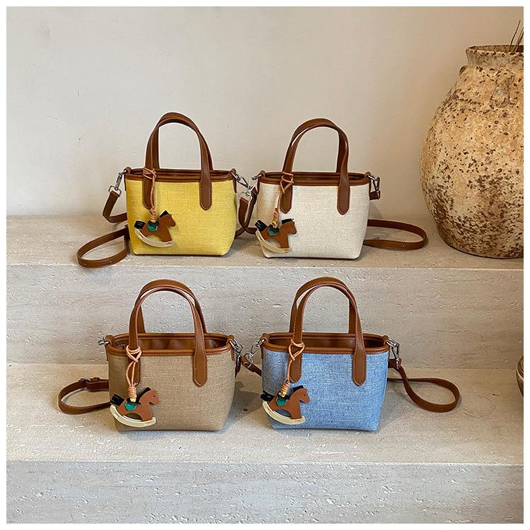 Retro large-capacity senior modeling soft and durable fashion exquisite novelty light luxury commuting slanting cross shoulder handbag джинсовый синий
Retro large-capacity senior modeling soft and durable fashion exquisite novelty light luxury commuting slanting cross shoulder handbag джинсовый синий