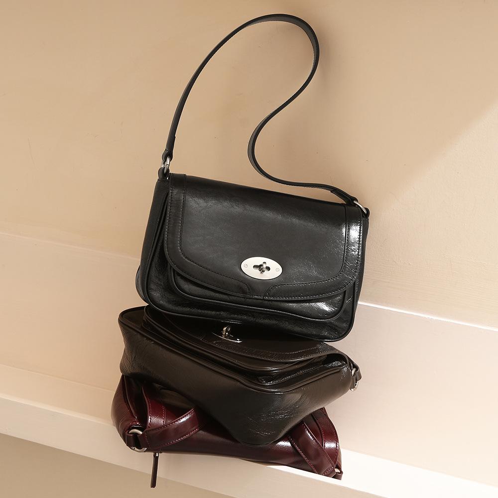 French underarm bag women s fashion versatile can OEM embossed logo leather women s bag
French underarm bag women s fashion versatile can OEM embossed logo leather women s bag
