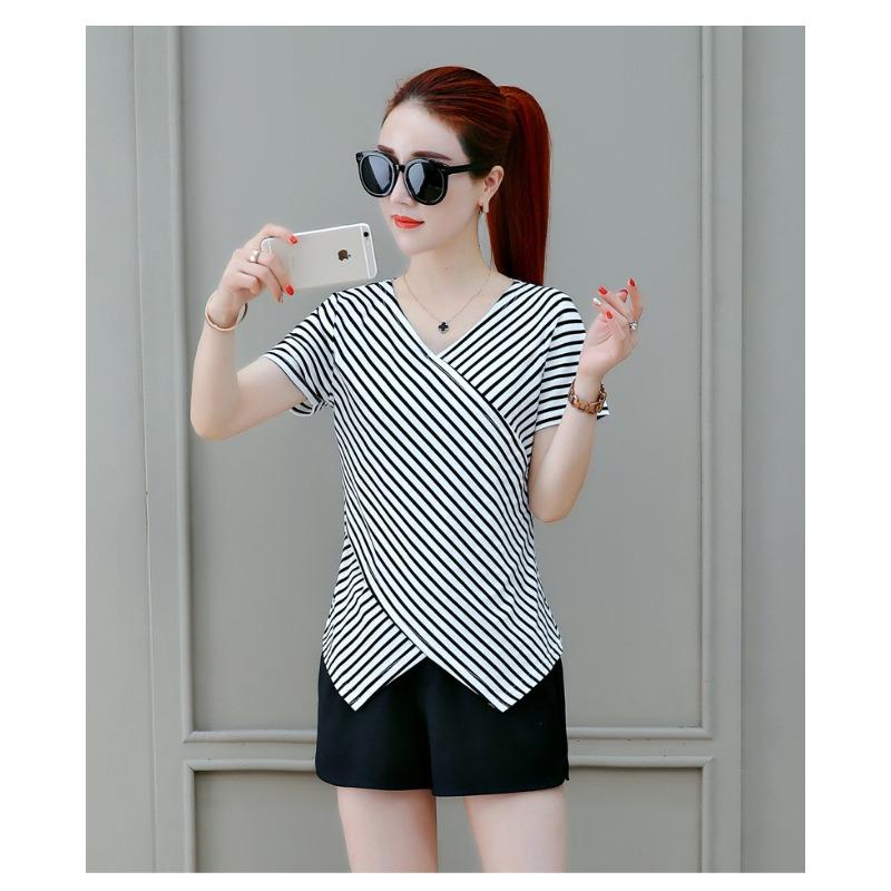 Short-sleeved Striped Women s Summer New Slim-fitting Tops Fashionable Splicing Short-sleeved Bottoming Shirts for Women 3XL білий
Short-sleeved Striped Women s Summer New Slim-fitting Tops Fashionable Splicing Short-sleeved Bottoming Shirts for Women 3XL білий