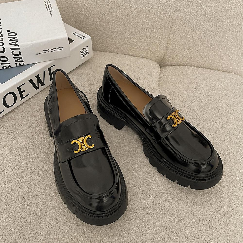 Лоферы женские весна и осень 2025 новые на толстой подошве с круглым носком французский ретро британский стиль маленькие кожаные туфли металлическая пряжка одинарные туфли 39 чёрный
Лоферы женские весна и осень 2025 новые на толстой подошве с круглым носком французский ретро британский стиль маленькие кожаные туфли металлическая пряжка одинарные туфли 39 чёрный