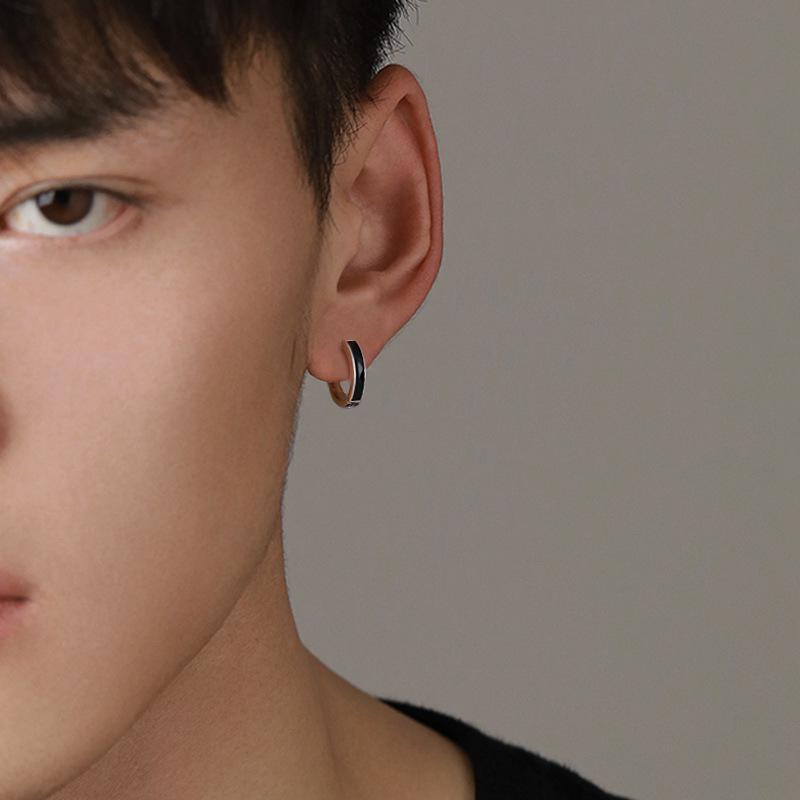 Men’s Black Silver Minimalist Hoop Earrings - Trendy European and American Style Circular Studs
Men’s Black Silver Minimalist Hoop Earrings - Trendy European and American Style Circular Studs