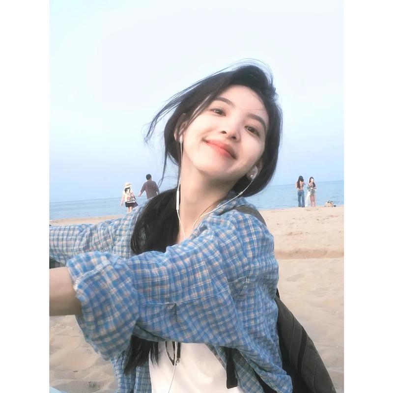 Lazy wind casual blue plaid shirt women s early autumn new loose and versatile long-sleeved sunscreen jacket top S синий
Lazy wind casual blue plaid shirt women s early autumn new loose and versatile long-sleeved sunscreen jacket top S синий
