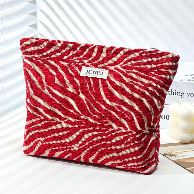 Zebra Print Large Capacity Women s Makeup Bag - Portable Travel Organizer with Chenille Short Plush червоний
Zebra Print Large Capacity Women s Makeup Bag - Portable Travel Organizer with Chenille Short Plush червоний