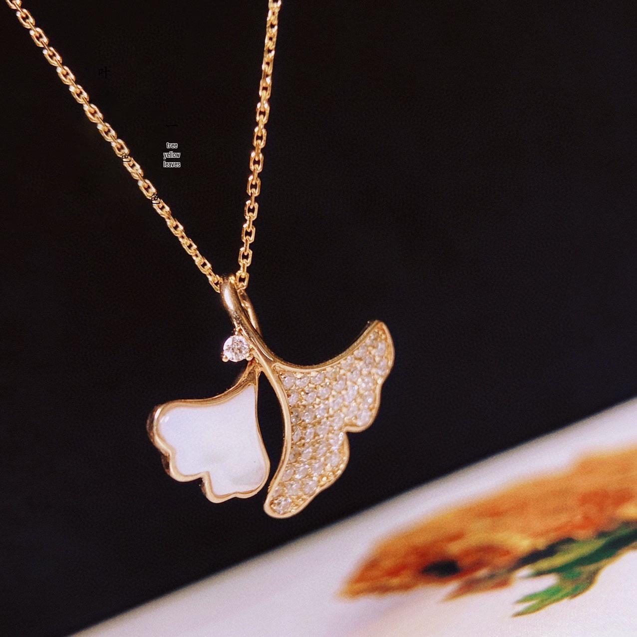 French Niche Design: Women s S925 Sterling Silver Pendant Necklace - Elegant & Simple Clavicle Chain 925 Sterling Silver
French Niche Design: Women s S925 Sterling Silver Pendant Necklace - Elegant & Simple Clavicle Chain 925 Sterling Silver