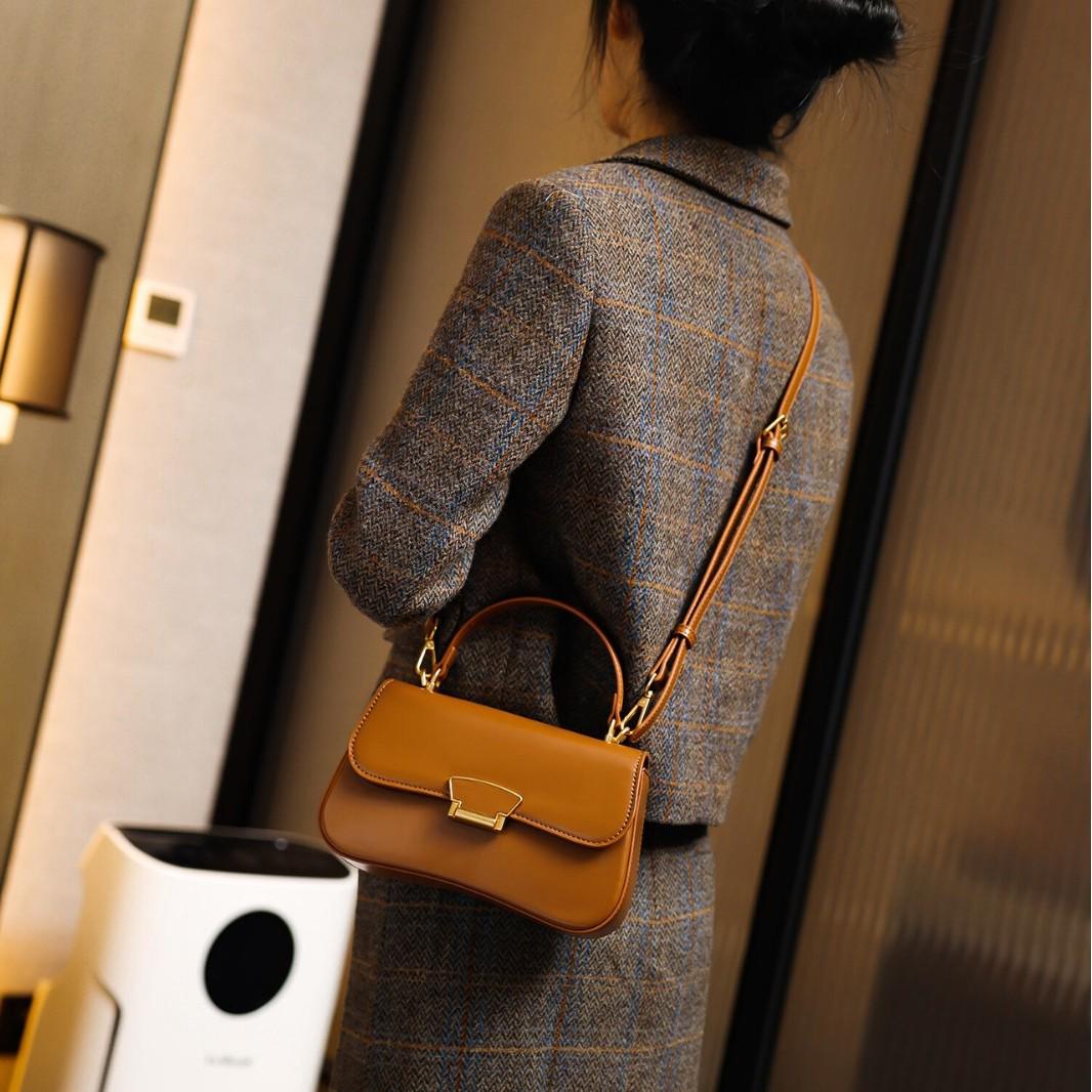 Нишевая красная свадебная сумка - Стильный осенне-зимний свадебный кроссбоди 2025 для женщин
Нишевая красная свадебная сумка - Стильный осенне-зимний свадебный кроссбоди 2025 для женщин