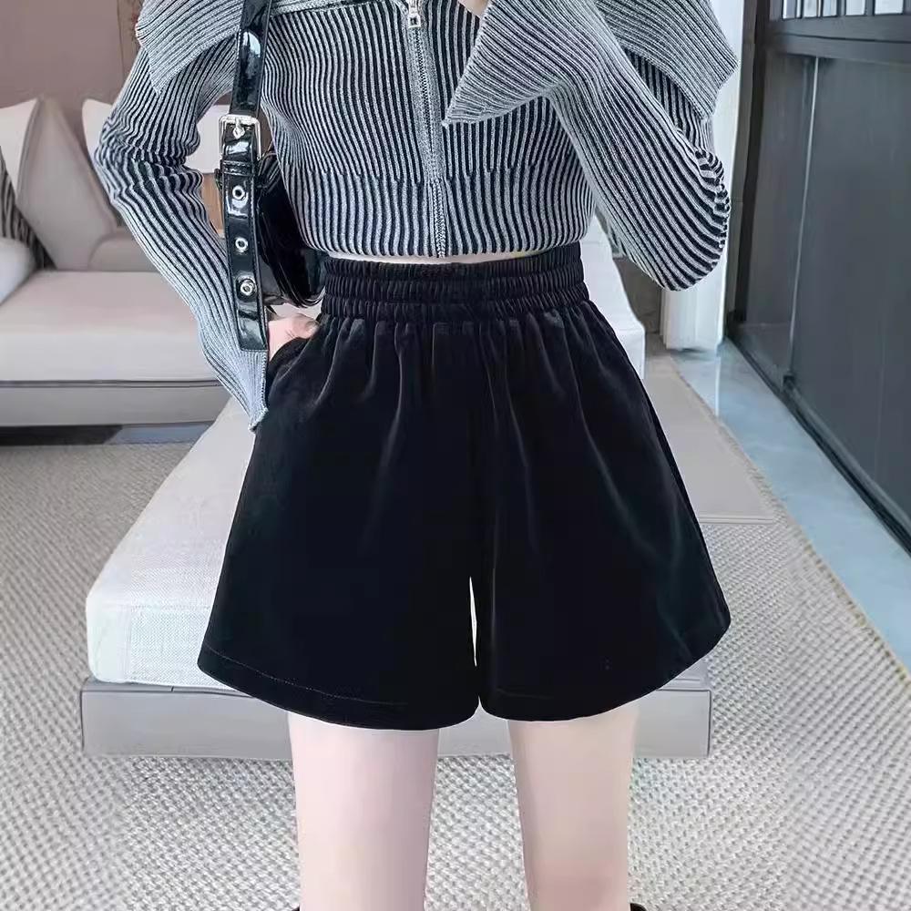 Женские черные вельветовые шорты с эластичной талией - А-силуэт, широкие штанины, уплотненные для ранней осени 2024 4XL (159-170 lbs) чёрный
Женские черные вельветовые шорты с эластичной талией - А-силуэт, широкие штанины, уплотненные для ранней осени 2024 4XL (159-170 lbs) чёрный