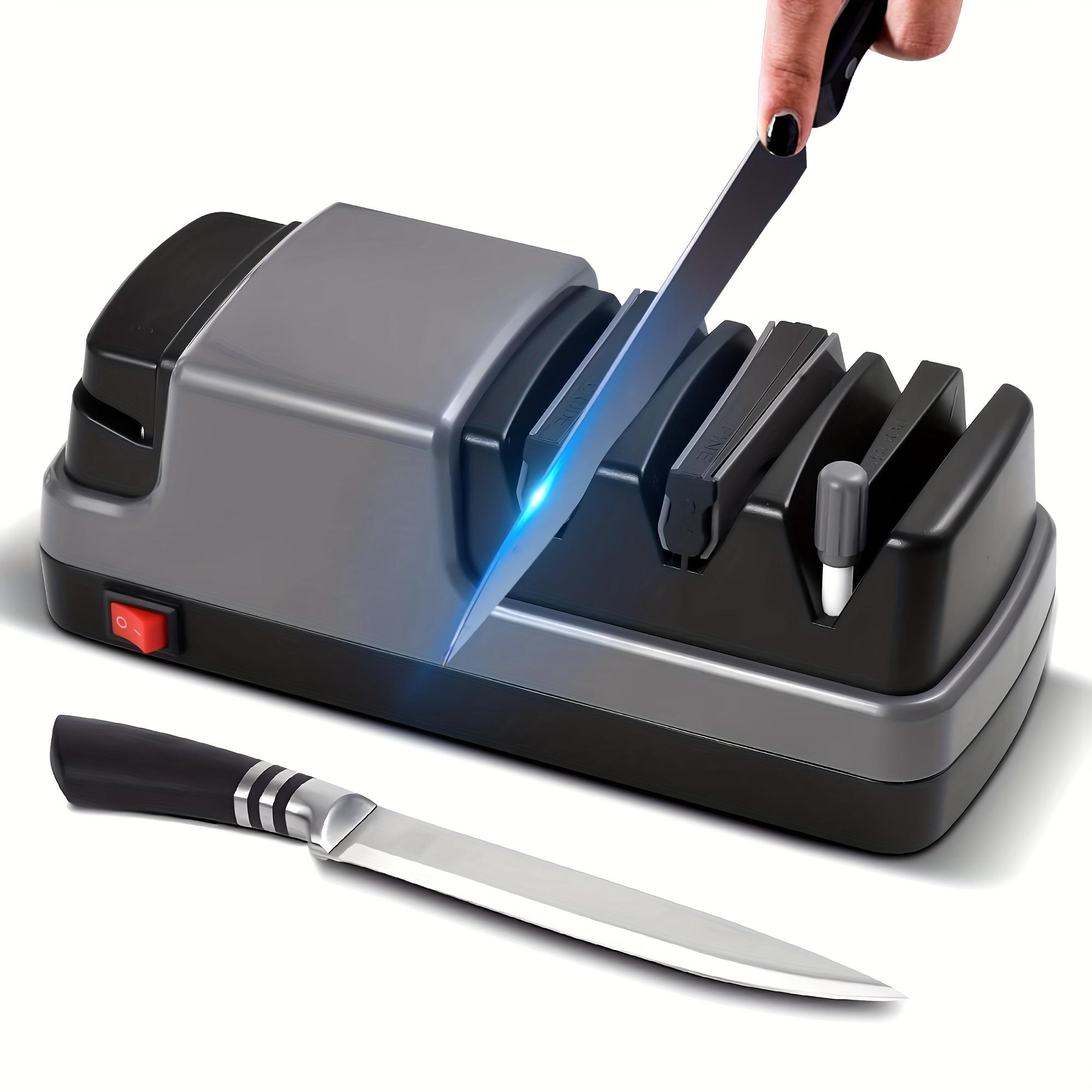 Multi-functional tool 4-in-1 knife sharpener: Suitable for diamond sandpaper for straight blades, serrated edges, ceramic pieces and scissors.
Multi-functional tool 4-in-1 knife sharpener: Suitable for diamond sandpaper for straight blades, serrated edges, ceramic pieces and scissors.
